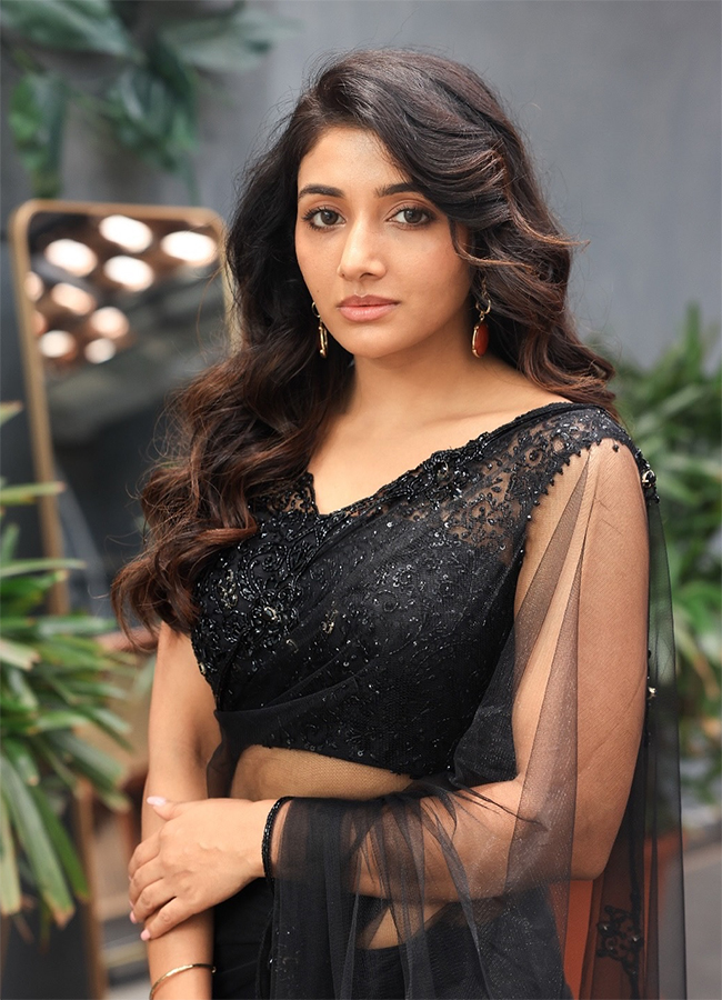 Actress Mirna Menon In Jailer 2 Viral Photos11