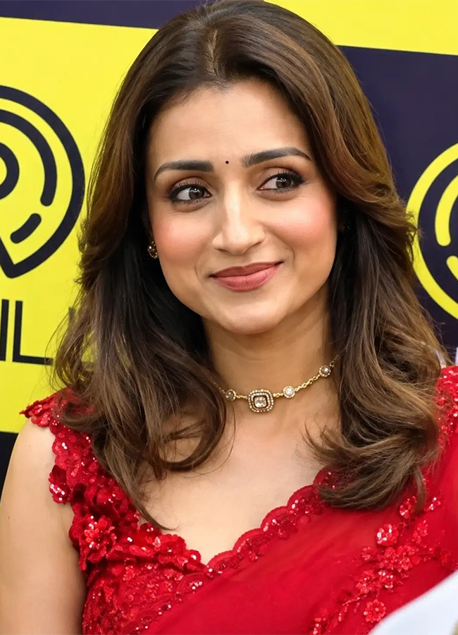 Actress Trisha Krishnan Visited Coimbatore Viral Photos12