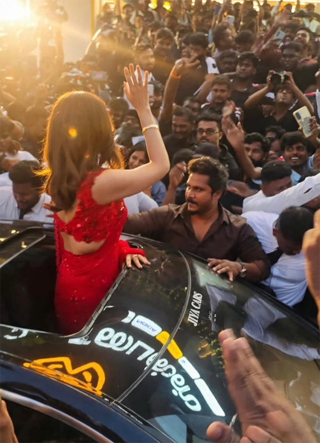 Actress Trisha Krishnan Visited Coimbatore Viral Photos6
