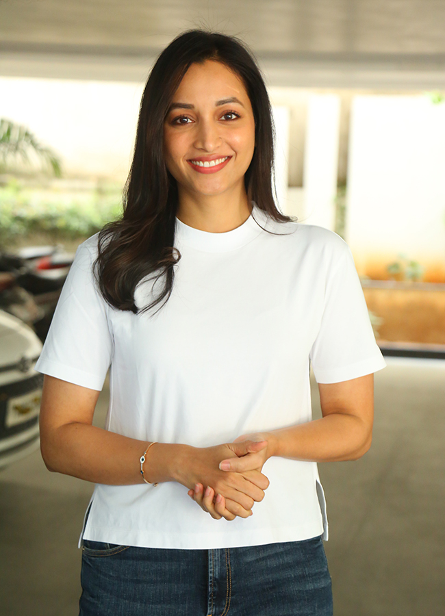 Actress Srinidhi Shetty In Aadarsha Kutumbam Movie10