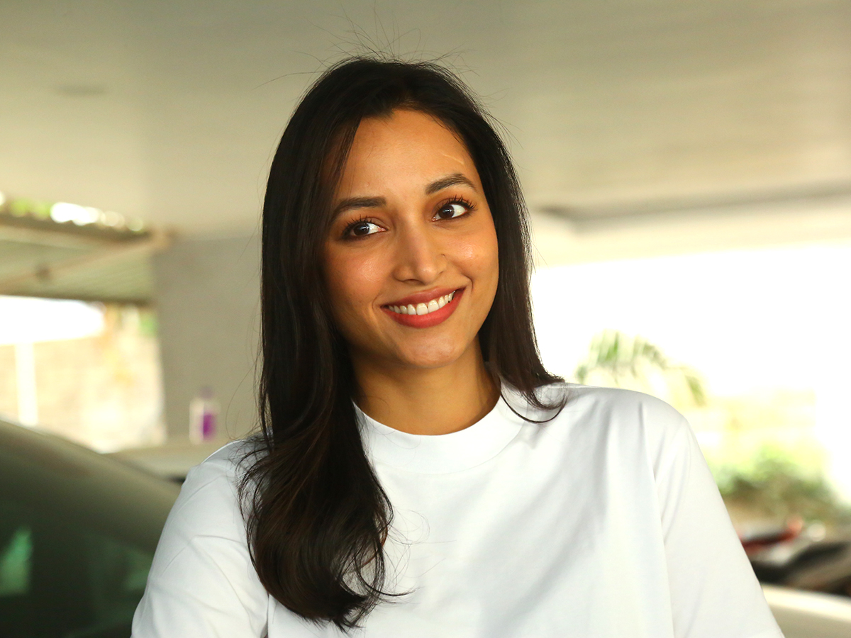 Actress Srinidhi Shetty In Aadarsha Kutumbam Movie12