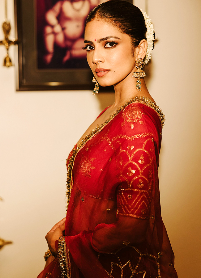 Malavika Mohanan Stuns in Red Dress9