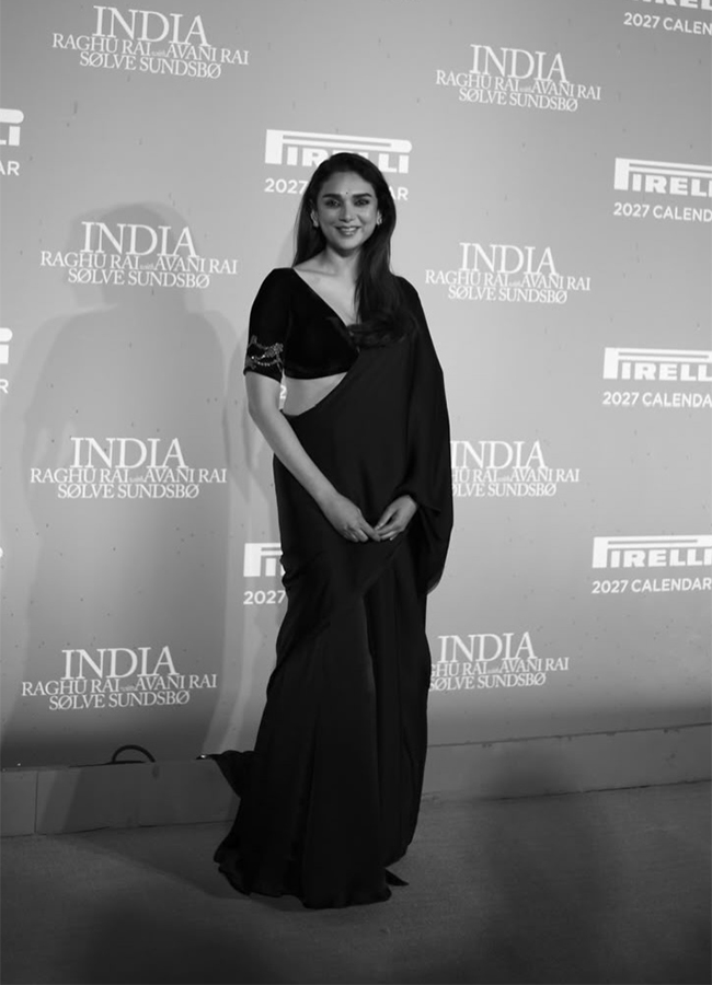 Aditi Rao Hydaris Black Saree Style is Beyond Stunning Looks11