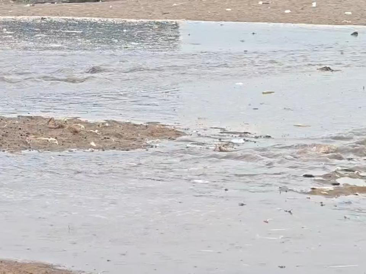 Uppada Beach Cyclone Arnab Updates16