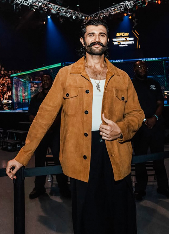 Vijay Deverakonda Enjoys UFC Fights in Abu Dhabi3