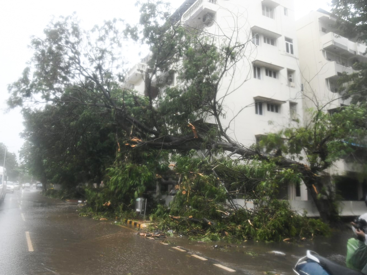 arnab cyclone update Photos 2