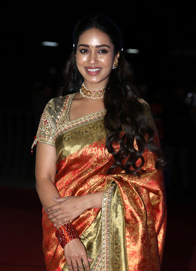 Actress Nivetha Pethuraj In Aadarsha Kutumbam House No: 4710