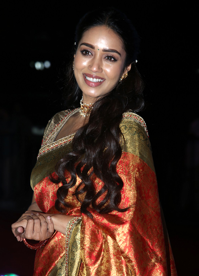 Actress Nivetha Pethuraj In Aadarsha Kutumbam House No: 4718