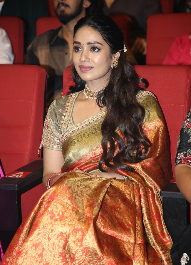 Actress Nivetha Pethuraj In Aadarsha Kutumbam House No: 4720