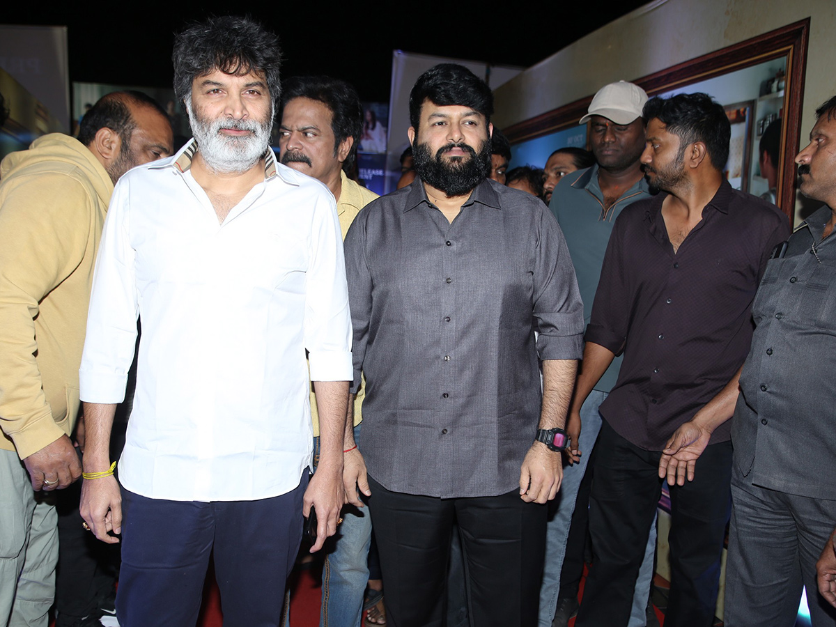 Adarsha Kutumbam Movie Pre Release Event HD Gallery 10