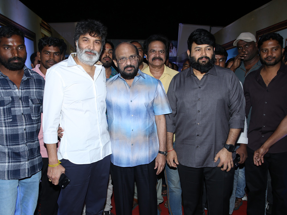 Adarsha Kutumbam Movie Pre Release Event HD Gallery 11