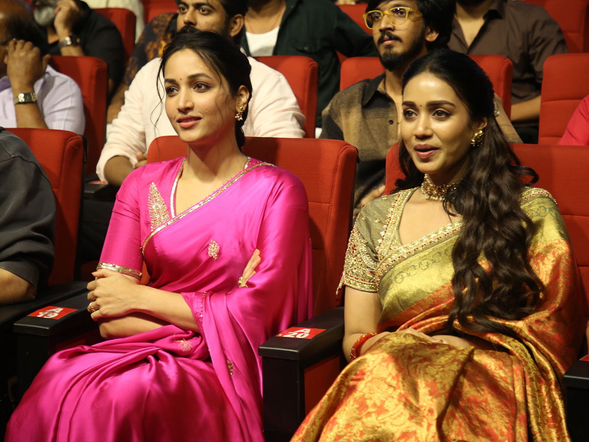 Adarsha Kutumbam Movie Pre Release Event HD Gallery 12