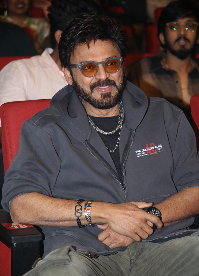 Adarsha Kutumbam Movie Pre Release Event HD Gallery 18