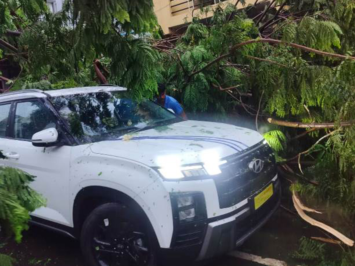 Arnab Cyclone Wreaks Havoc in Visakhapatnam Today Photos13