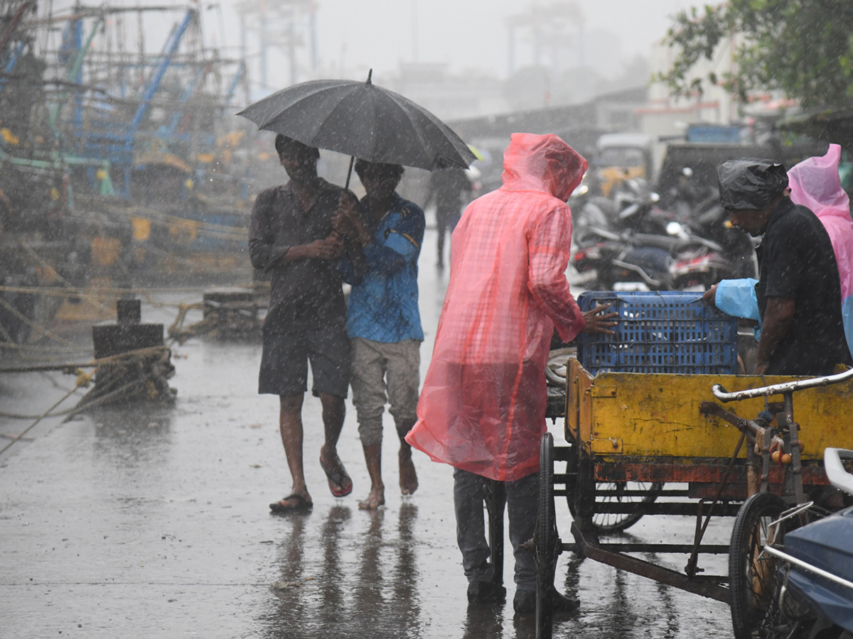 Arnab Cyclone Wreaks Havoc in Visakhapatnam Today Photos15