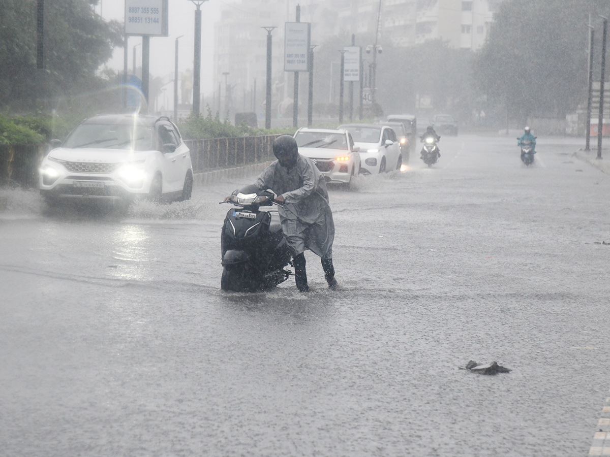 Arnab Cyclone Wreaks Havoc in Visakhapatnam Today Photos18