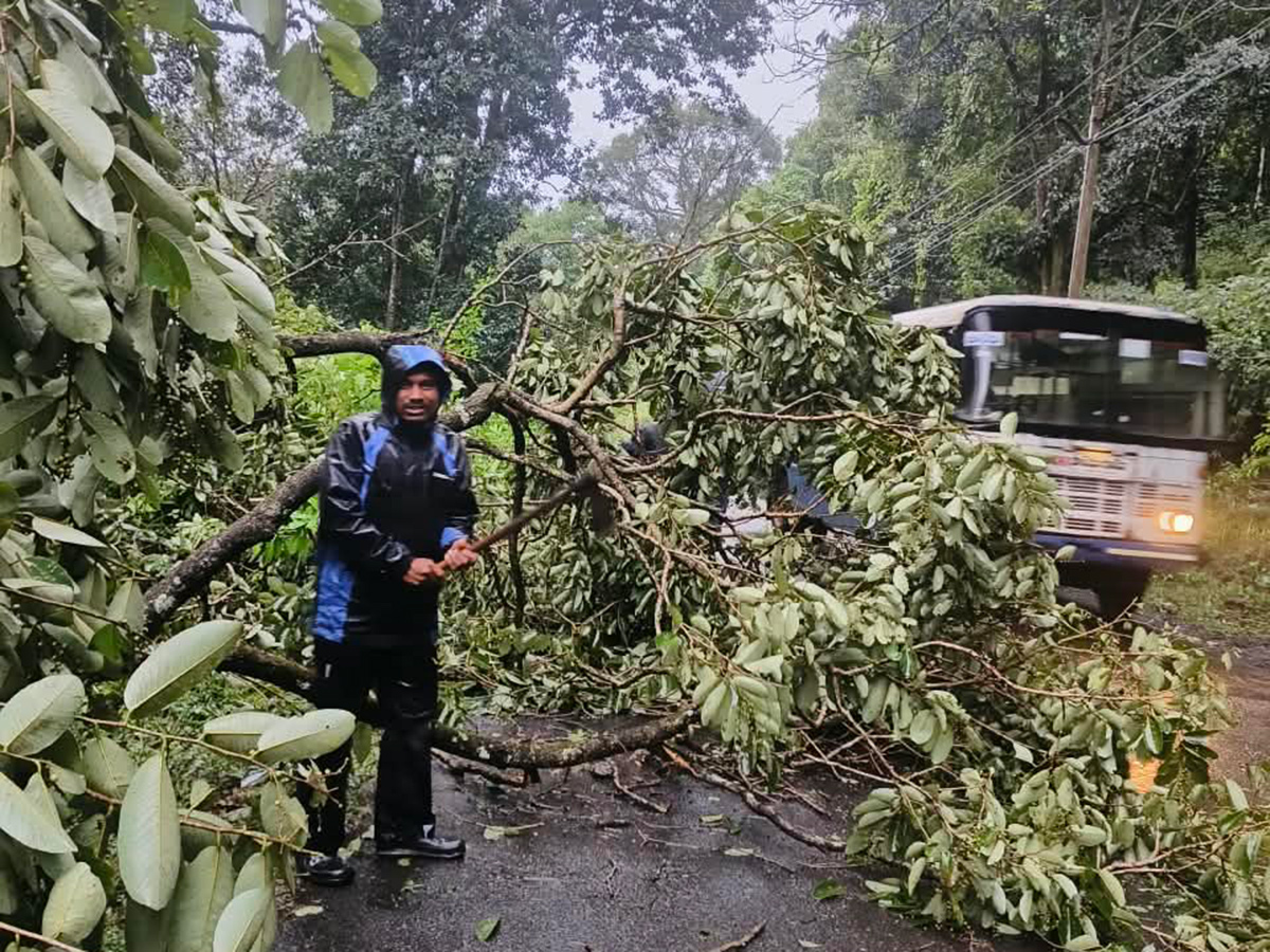 Arnab Cyclone Wreaks Havoc in Visakhapatnam Today Photos21