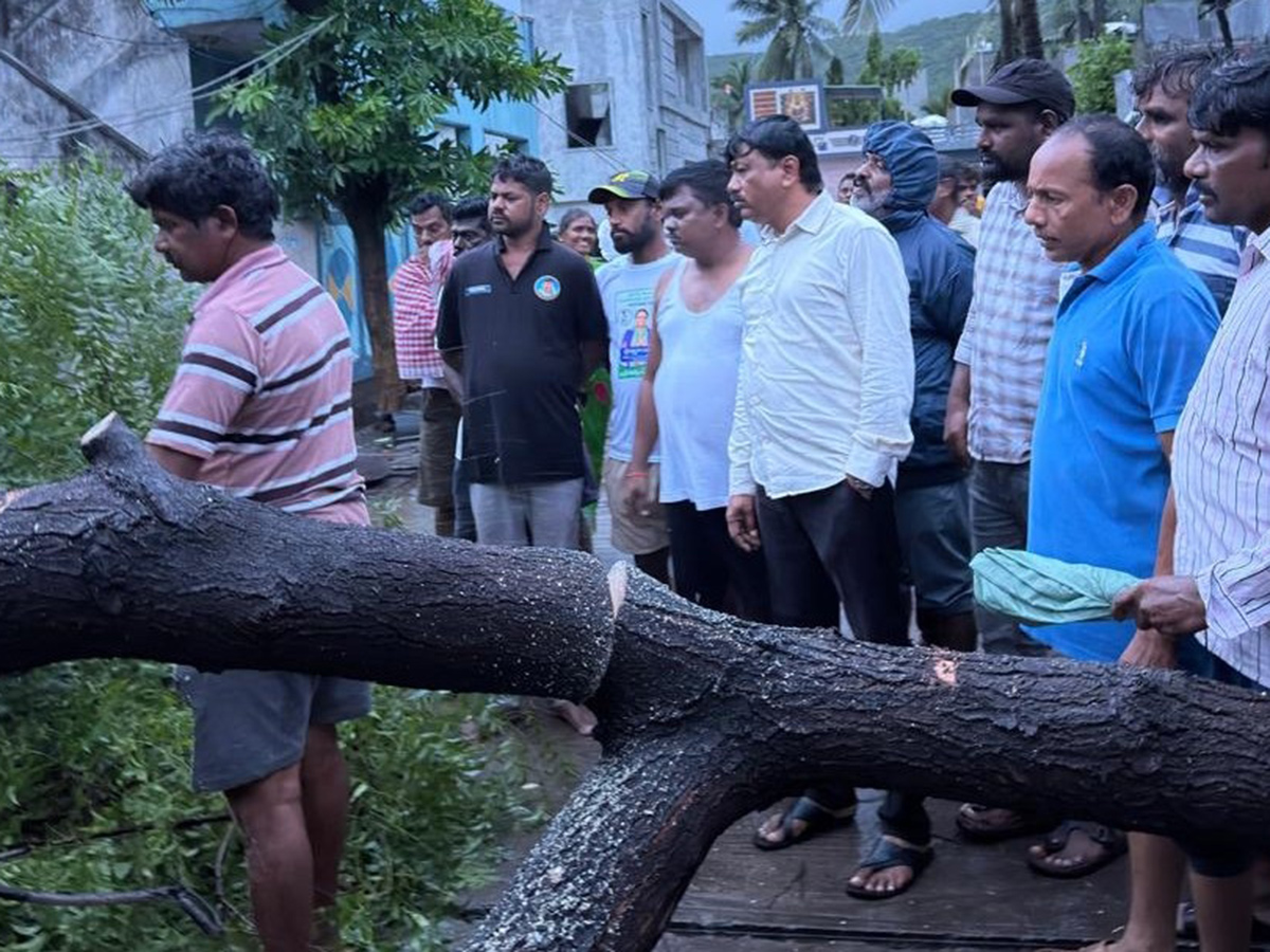 Arnab Cyclone Wreaks Havoc in Visakhapatnam Today Photos34