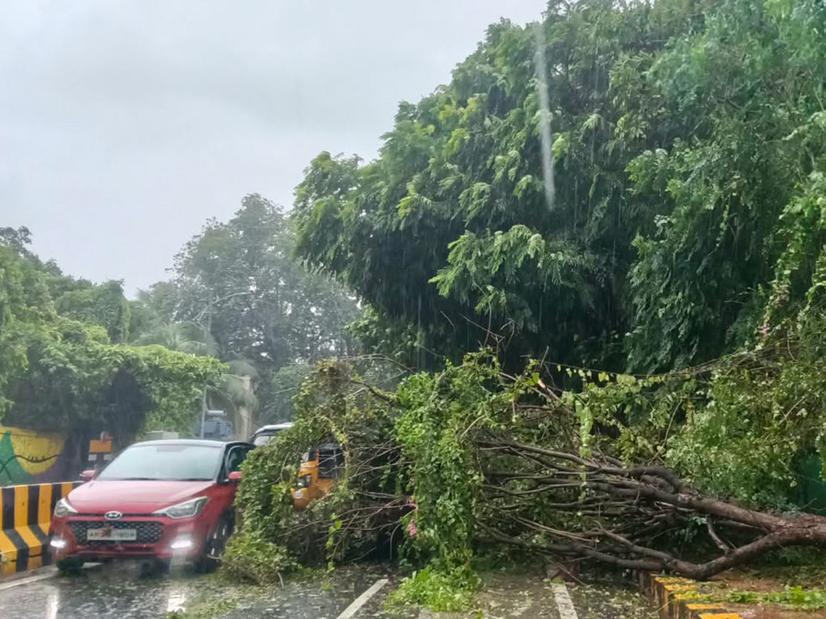 Arnab Cyclone Wreaks Havoc in Visakhapatnam Today Photos44
