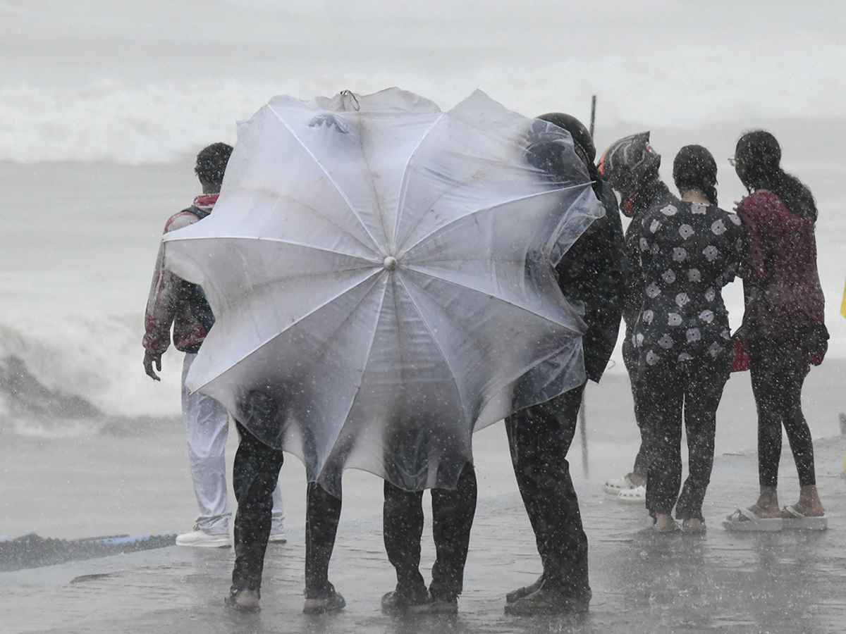 Arnab Cyclone Wreaks Havoc in Visakhapatnam Today Photos5