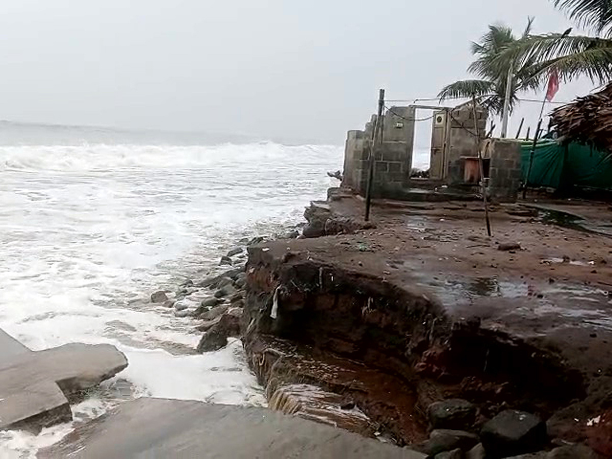 Devastation caused by Cyclone Arnab in AP Today31