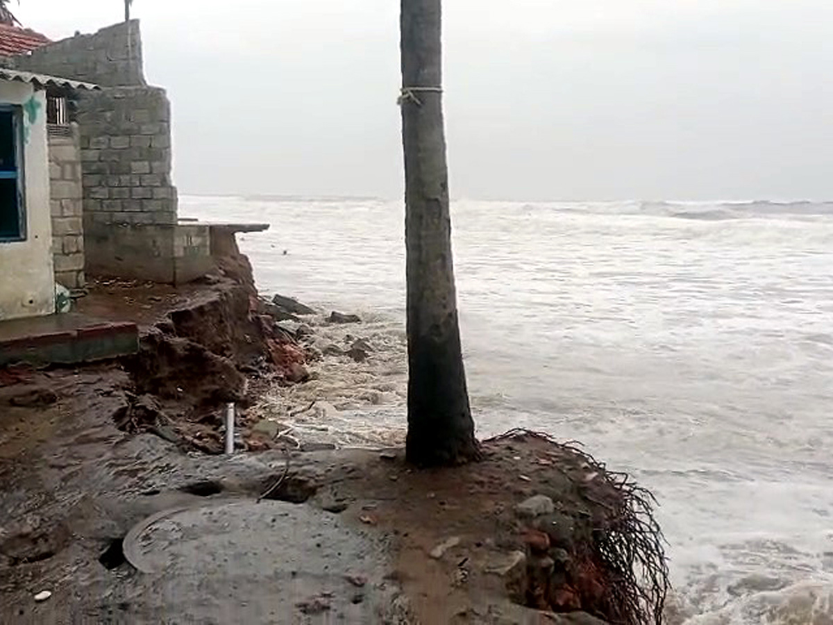 Devastation caused by Cyclone Arnab in AP Today33
