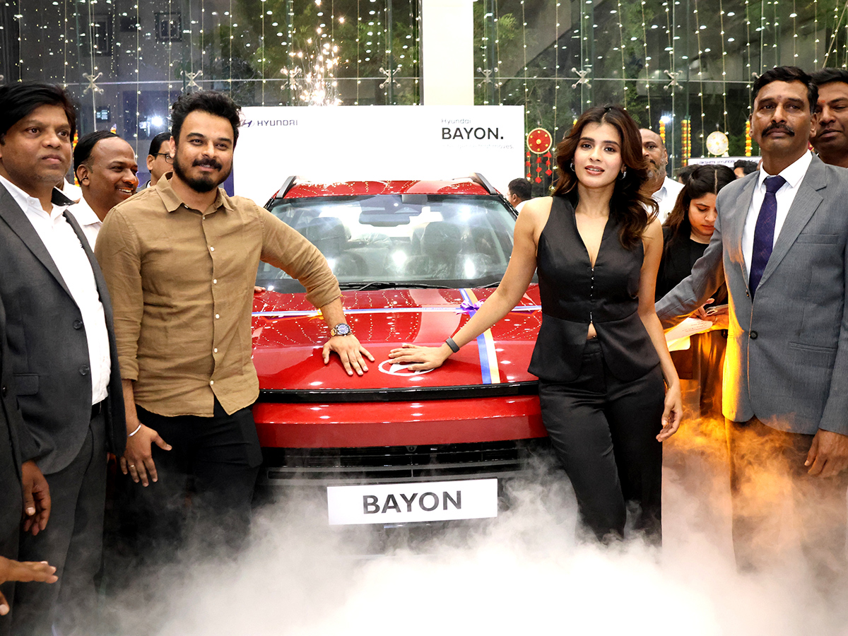 Actress Hebah Patel Ceates A Buzz in Hyderabad5