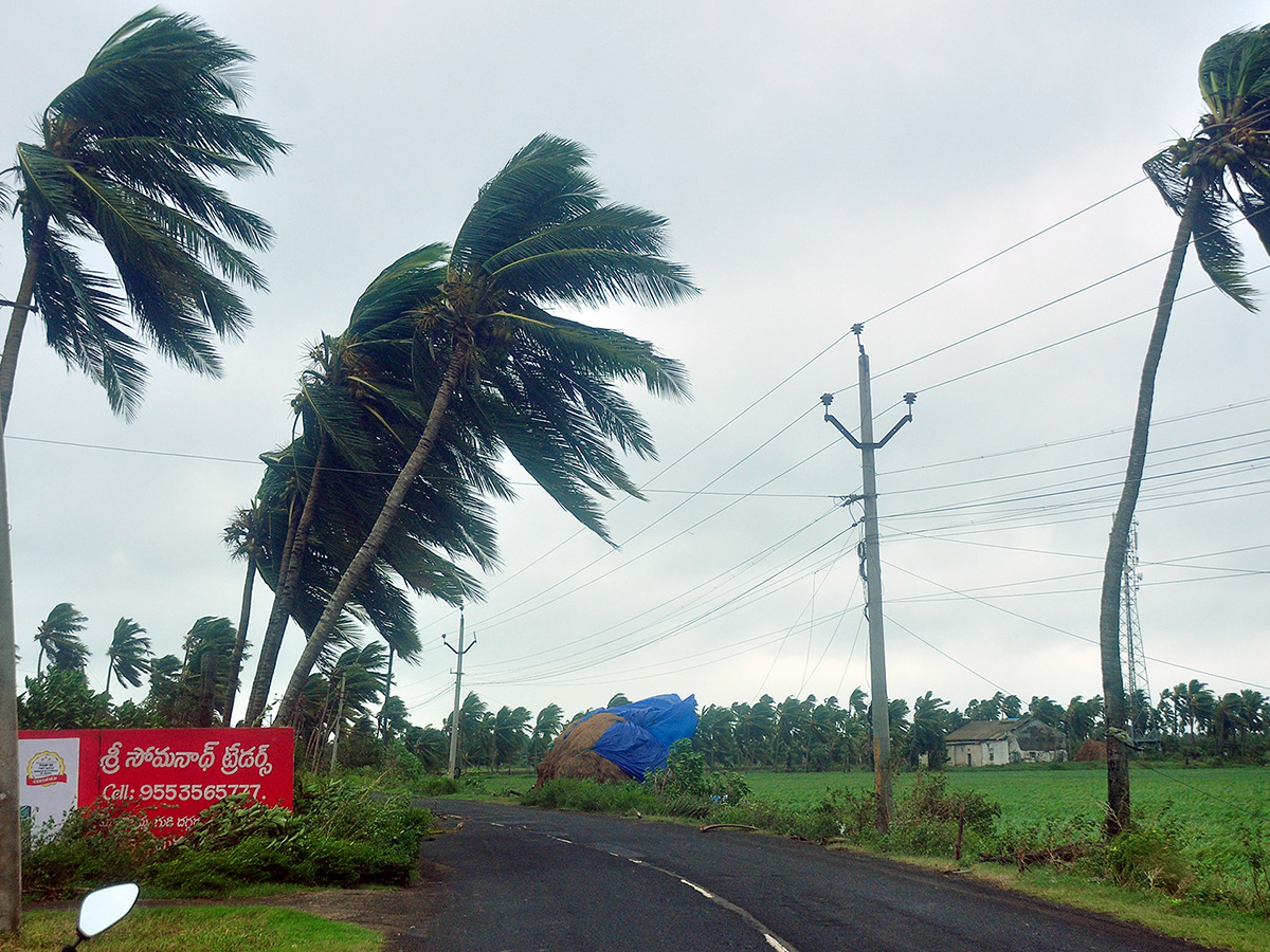 Cyclone Arnab in Andhra Pradesh Today Photos10