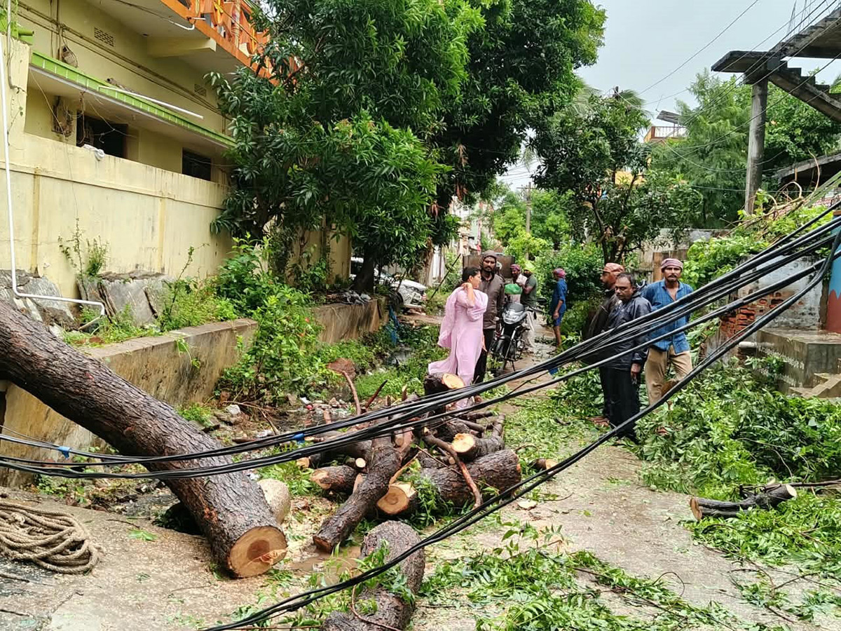 Cyclone Arnab in Andhra Pradesh Today Photos11
