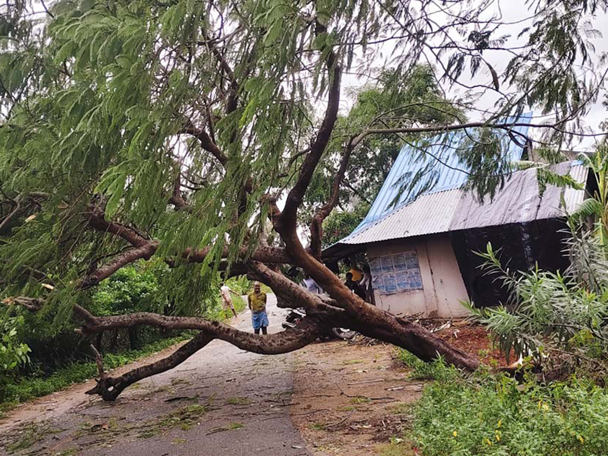 Cyclone Arnab in Andhra Pradesh Today Photos4