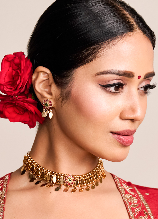 Nivetha Pethuraj Stuns in Red Saree3
