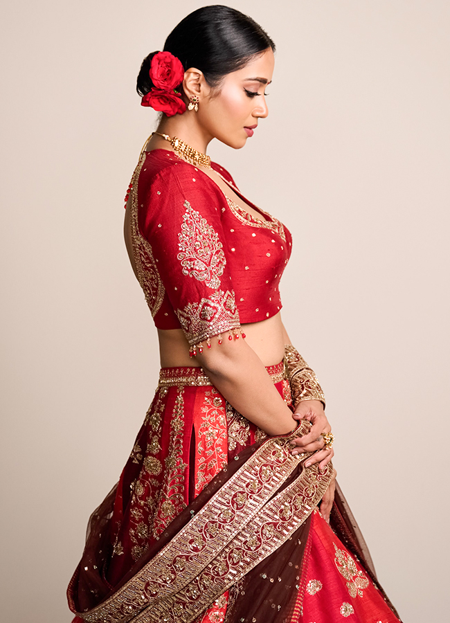 Nivetha Pethuraj Stuns in Red Saree5