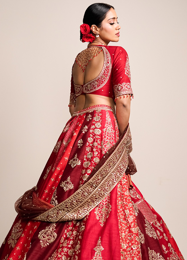 Nivetha Pethuraj Stuns in Red Saree8