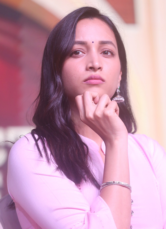 Srinidhi Shetty Beautiful Looks8