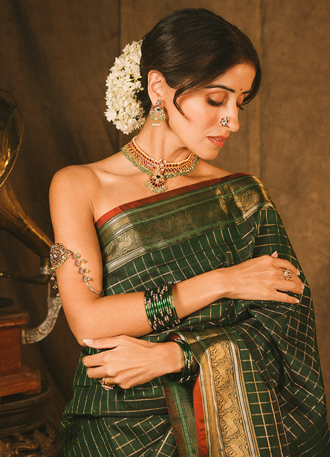 actress anshu Karwa Chauth Celebrations8