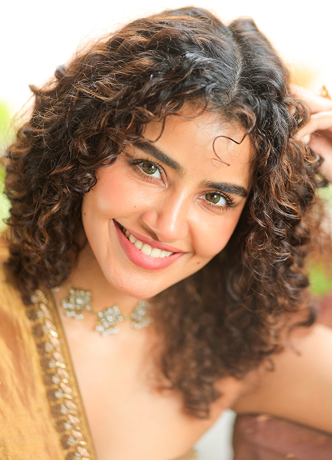 anupama parameswaran beautiful photos11