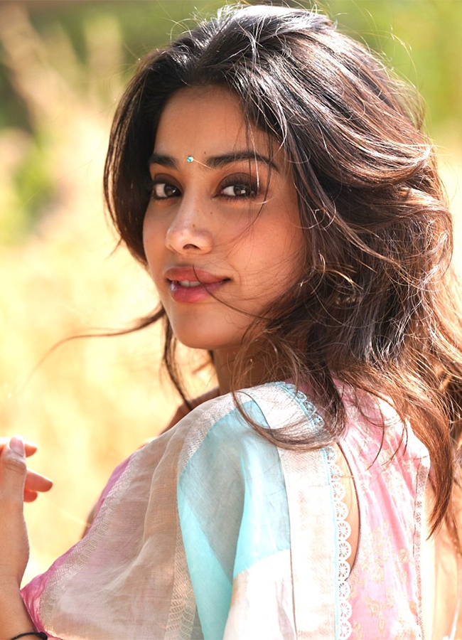 Actress Janhvi Kapoor Trending Now15