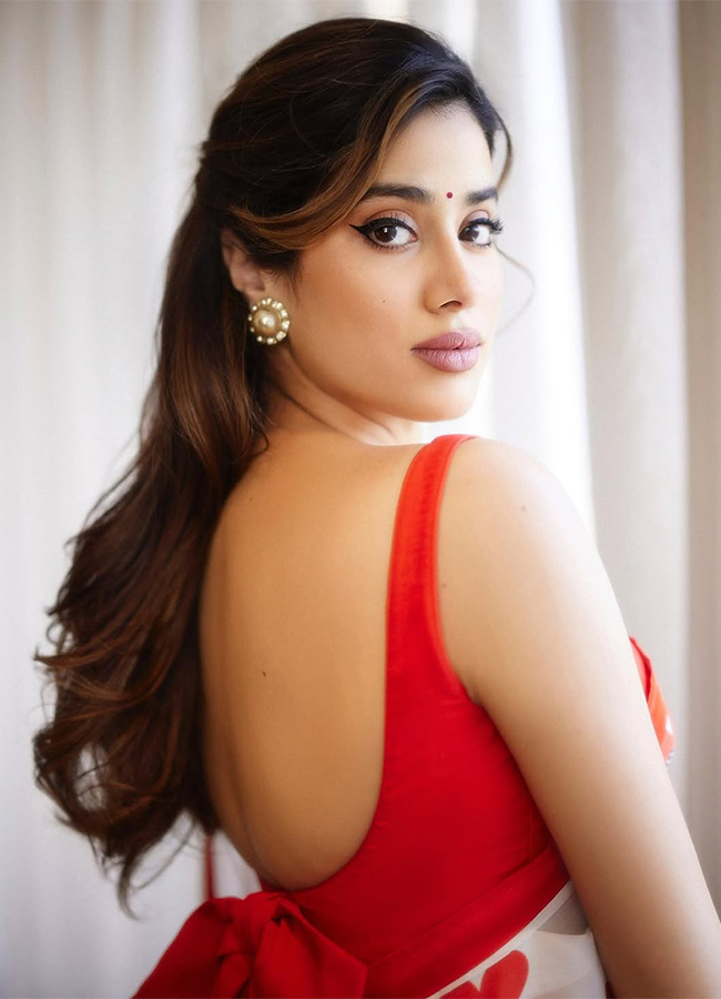 Actress Janhvi Kapoor Trending Now17