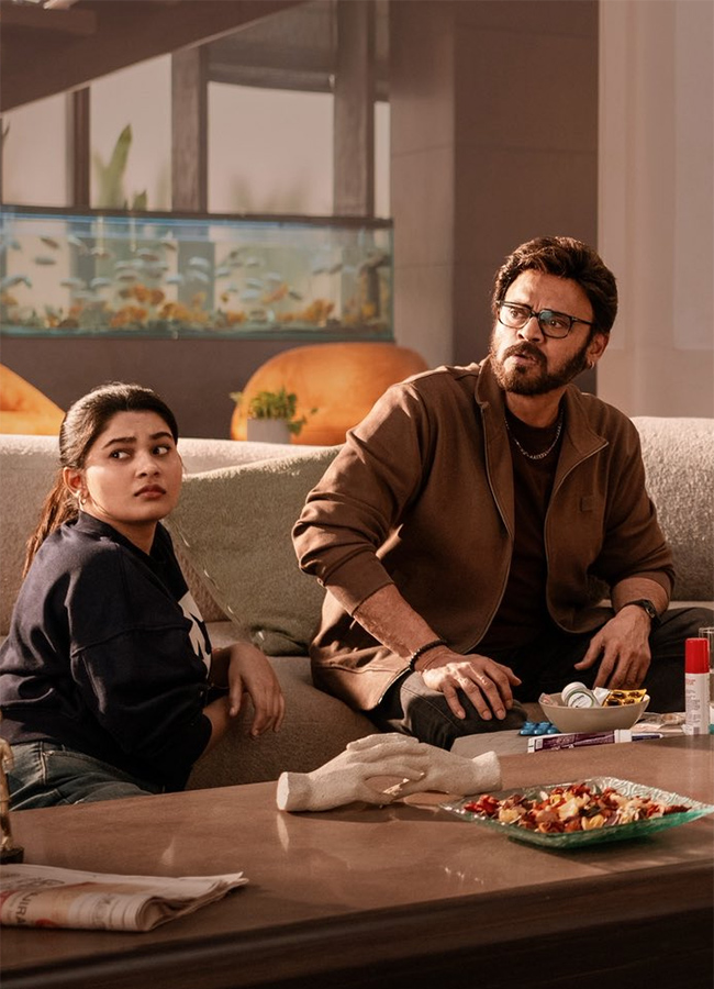 Aadarsha Kutumbam House No: 47 HD Poster 20