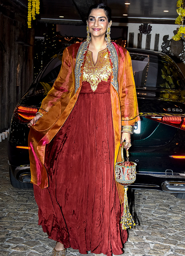 Karva Chauth 2026 Festival at actor Anil Kapoor Residence10