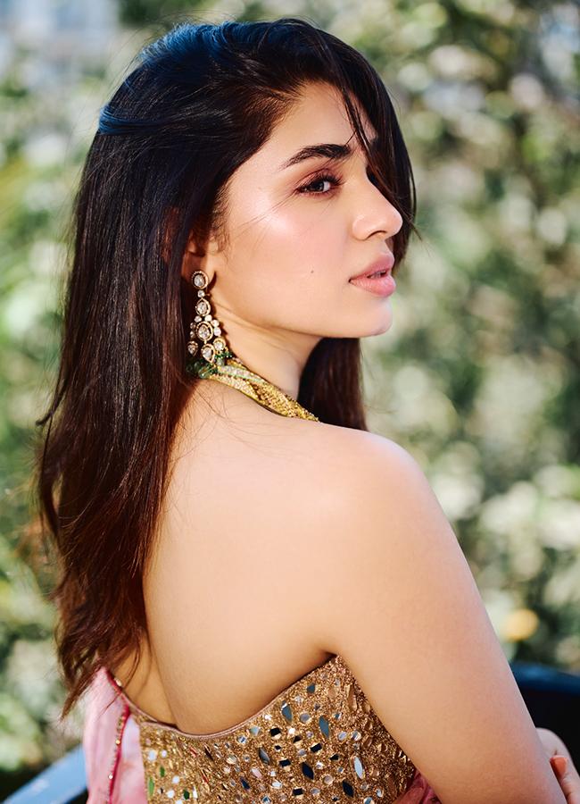 Krithi Shetty Festive Glamour Look15