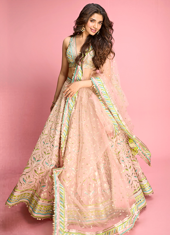 Krithi Shetty Festive Glamour Look5