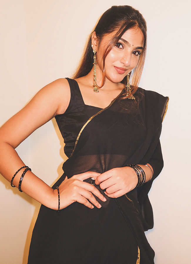Pranavi Manukonda stunning looks11