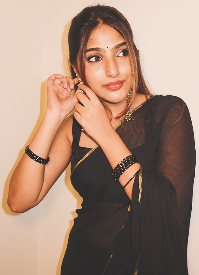Pranavi Manukonda stunning looks12