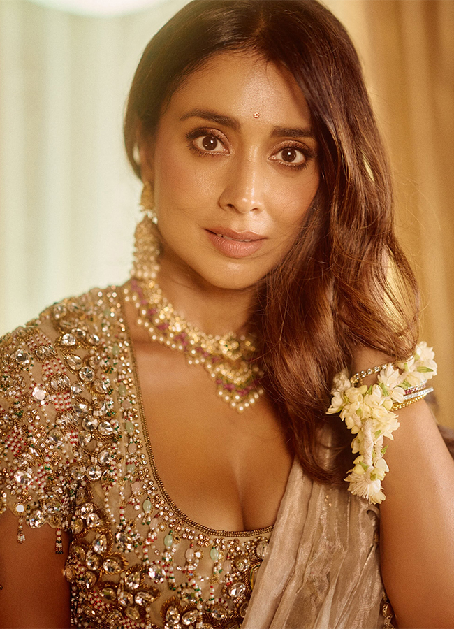 Actress Shriya Saran Latest Photos Viral10