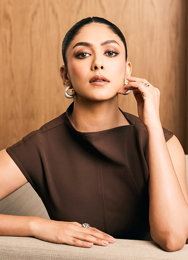 The Chocolate Beauty Mrunal Thakur Photos 5