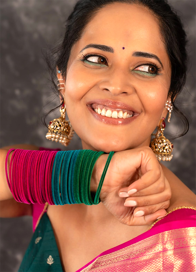 Actress Anasuya Bharadwaj Latest Photos Viral14