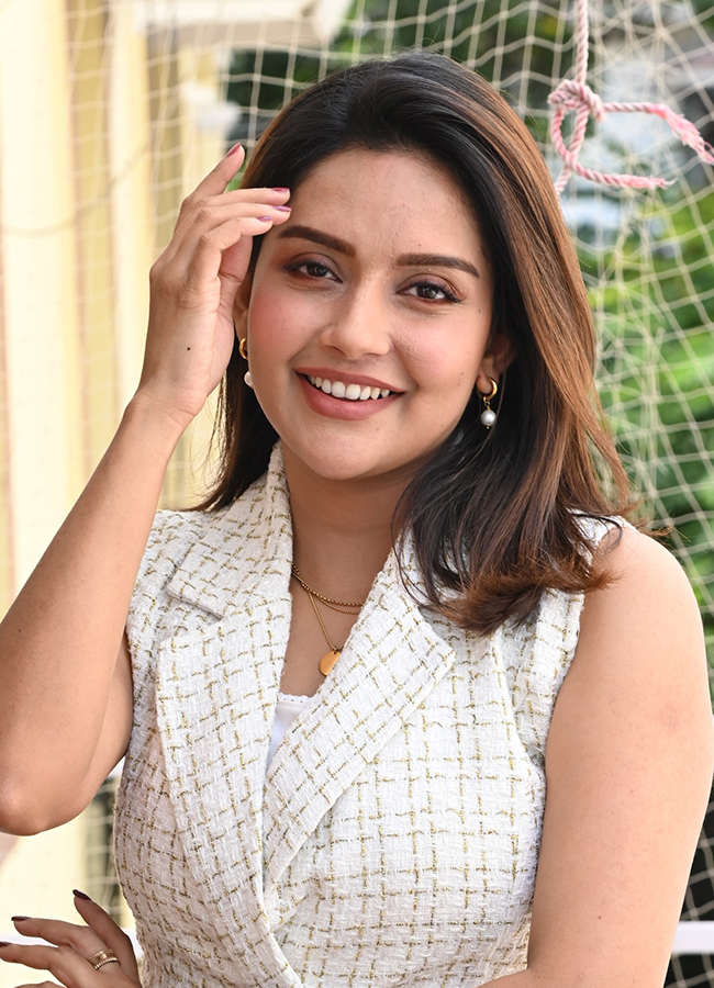 Actress Mahima Nambiar at the promotions of Comrade Kalyan14