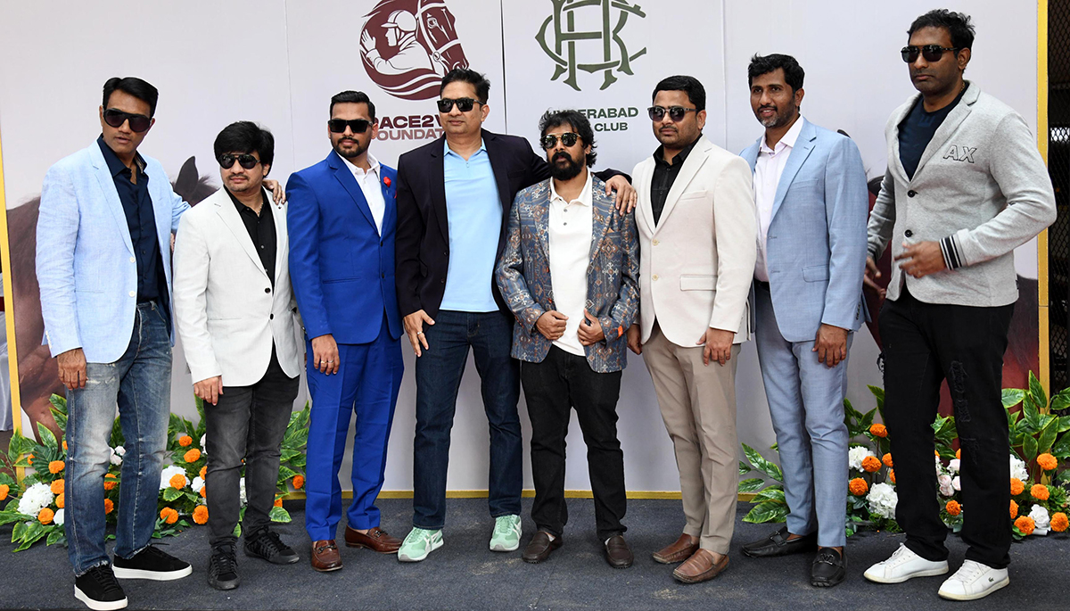 Hyderabad : Bustling Deccan Derby Meet Photos11