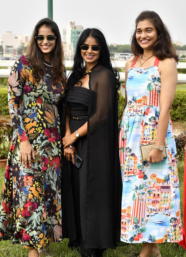 Hyderabad : Bustling Deccan Derby Meet Photos9